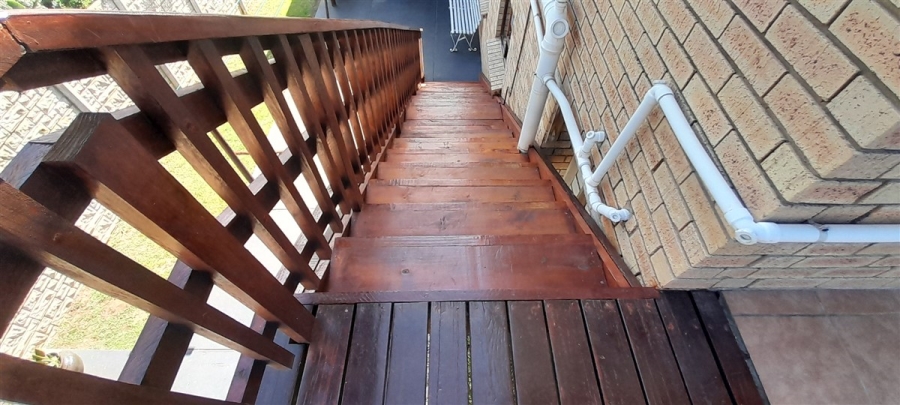 5 Bedroom Property for Sale in Wavecrest Eastern Cape